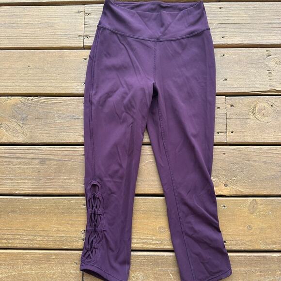 Lululemon Tied To It Crop 21" Black Cherry Leggings - Picture 2 of 5